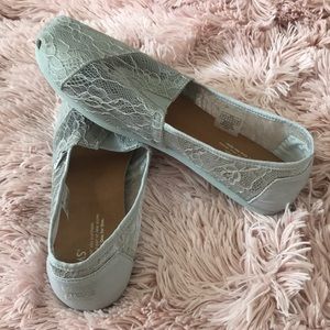 Toms lace shoes